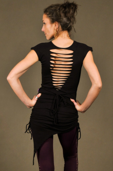 T41 - Top long in Cotton-lycra with symetric down peaks, cutting backless, crumpled by raising sides links